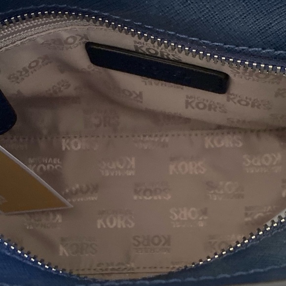 NWT Michael Kors Sm Dillon micro stud handbag - Picture 6 of 9